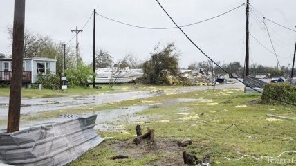 Обрушившийся на США ураган "Харви" ослаб до тропического шторма