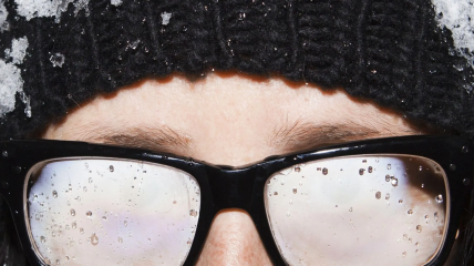 Що допоможе позбавитися від запотівання окулярів взимку