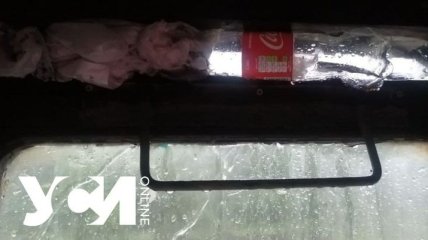 "Режим спецклимат": в сети обсуждают фото "ремонта" окна в украинском поезде