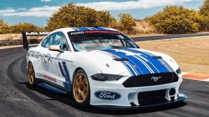 В Австралии компания Ford представила мощную гоночную версию Mustang