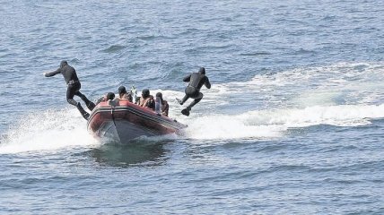 Австралия ищет судно с нелегалами, терпящее бедствие