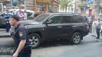 Взрыв в внедорожника в центре Киева: появились новые подробности 