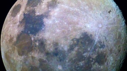 Молодой астроном сделал потрясающий снимок на фоне луны