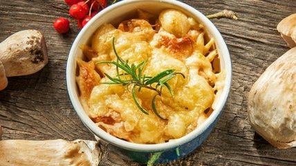 Рецепт дня: куриный жюльен с грибами