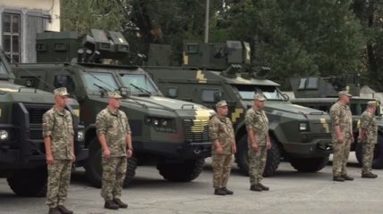 День Независимости: в Киеве показали новые бронеавтомобили "Барс" и "Тритон" (Видео)