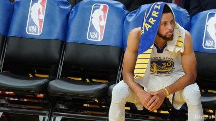 Звезда НБА сломал руку после ужасного падения во время матча (Видео)