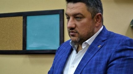В Киеве депутат выстрелил в себя из наградного оружия