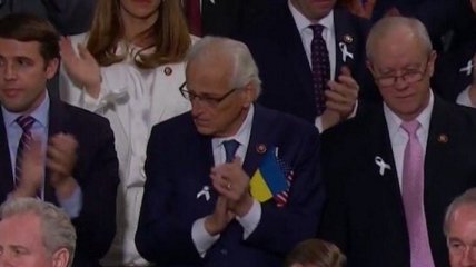 Конгрессмен США принес украинский флаг на выступление Трампа 