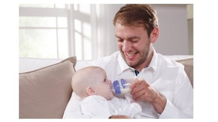 Защищая грудное вскармливание: безопасное введение грудного молока из бутылочки