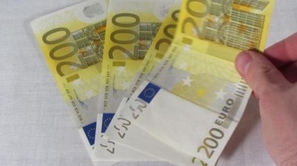 В Виннице задержали сотрудницу банка за сбыт фальшивой валюты