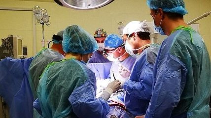 Хирурги работали почти восемь часов: во Львове впервые провели операцию по пересадке сердца