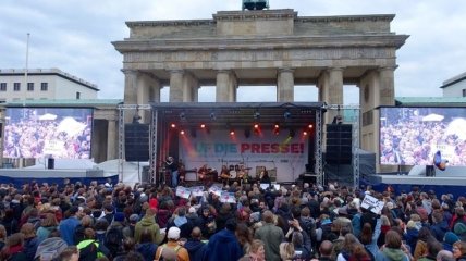 В Берлине прошла акция в поддержку журналистов