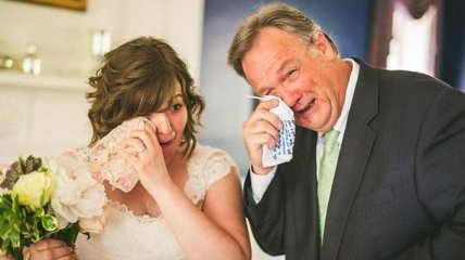 Отцы, которые впервые увидели своих дочерей в свадебных платьях (Фото)