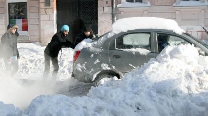 Спасатели освободили из снежных заносов более 6 тыс. машин