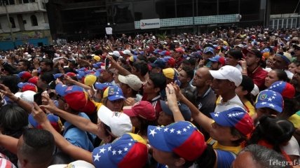 Гуайдо и Мадуро созывают сторонников на демонстрации 