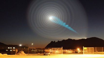 Житель Норвегии запечатлел пульсирующий НЛО в небе (Видео)