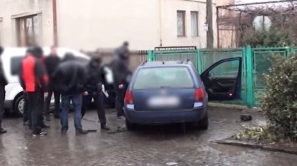 На Закарпатье оперативник полиции погорел на взятке в 55 тысяч грн (Видео)