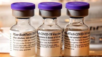 Украина ждет 17 млн доз вакцин, но они могут не спасти страну от вспышки COVID-19