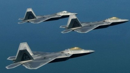 США намерены перебросить в Южную Корею истребители F-22