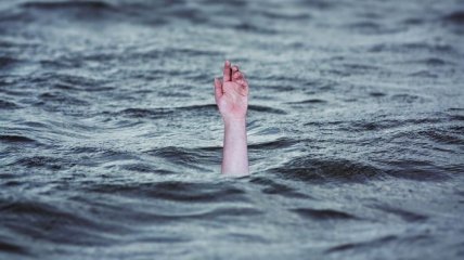 Упал в воду: на Волыни 7-летний мальчик утонул в пруду