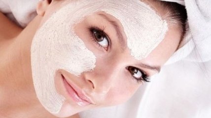 Косметолог поделился отличным способом очищения кожи лица 
