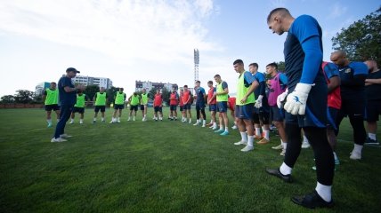 Футболисты "Днепра-1" на тренировке
