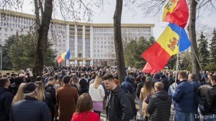 Запад vs Восток: Опрос показал какой курс поддерживают жители Молдовы