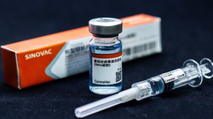 Названа цена китайской вакцины от коронавируса для украинцев