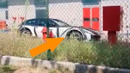 Будущий кроссовер Ferrari "засветился" на видео 