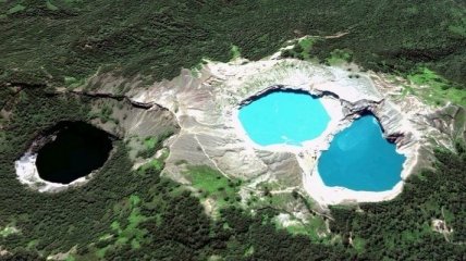 Разноцветные озера вулкана, от которых не отвести взгляд (Фото) 