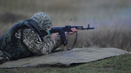 В Херсонской области военный с автомата открыл огонь по человеку