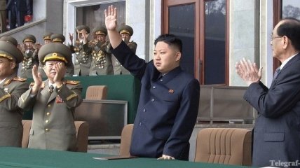 В КНДР издана первая книга, прославляющая достоинства Ким Чен Ына 