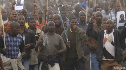 Бастующие шахтеры Мариканы в ЮАР добились повышения зарплат