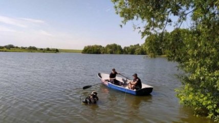 В Винницкой области спасатели достали из пруда тело утонувшего мужчины