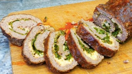 Можна просто встати з дивану і приготувати такий рулет швидко