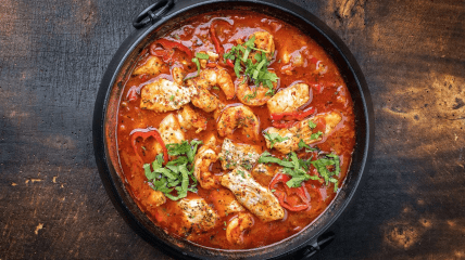 Хек в томатном соусе