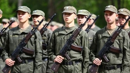 Порошенко назвал приоритеты в развитии Национальной гвардии