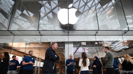 Apple закриває магазини за межами Китаю