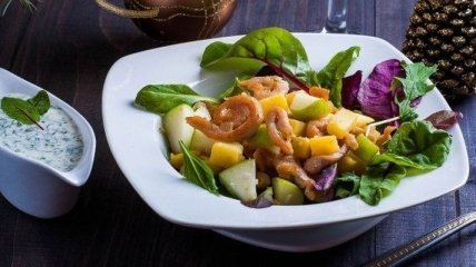 Рецепт дня: теплый салат с курицей