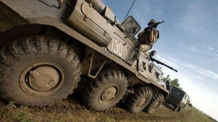 РФ снова доставила на Донбасс танки и военные машины