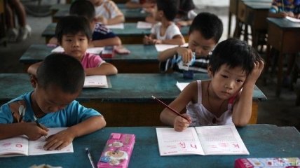 В школах Гонконга не будут вводить "уроки патриотизма"