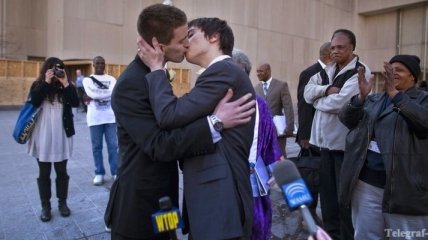 В Вашингтоне заключили первые однополые браки