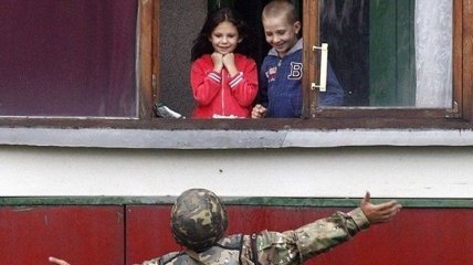 На Донбасі з початку року від обстрілів постраждали десятеро дітей 