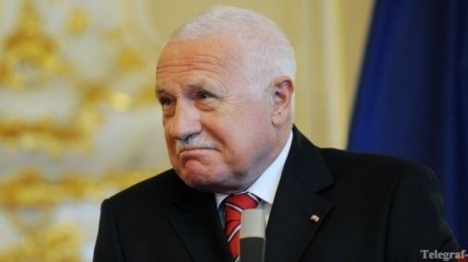 Президента Чехии обвиняют в измене родине
