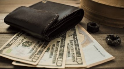 Що покласти в гаманець, щоб завжди водилися гроші: речі, які "притягують" багатство