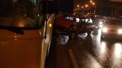 Серьезное ДТП в Киеве: столкнулись сразу 4 автомобиля