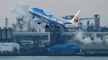 В Японии из-за тайфуна отменили уже 400 авиарейсов