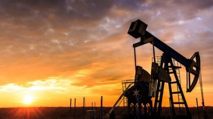 Нефть дешевеет на фоне увеличения запасов в США 