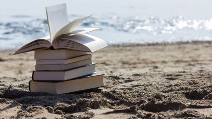 Что почитать в отпуске, или 10 лучших книг этого лета