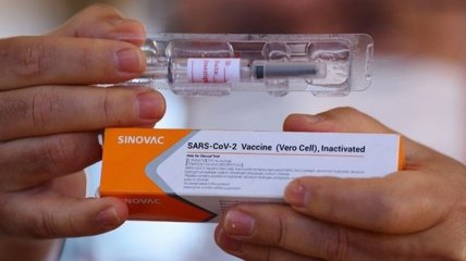 СМИ: Поставки вакцины Sinovac в Украину могут задержаться до апреля